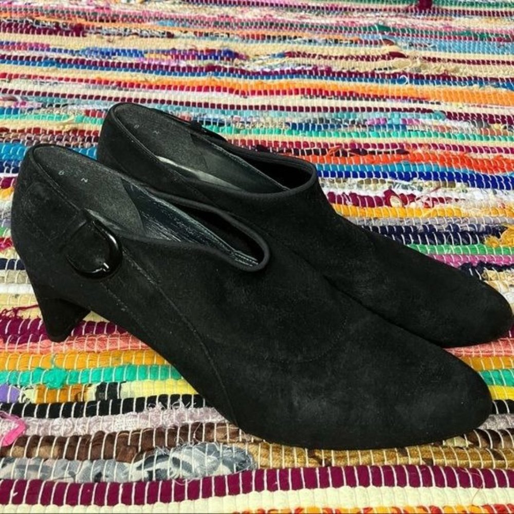Stuart Weitzman ~ Suede shoe booties 8N